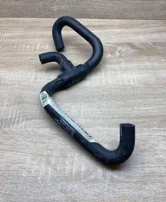Mercedes-Benz Vito Viano W639 Engine coolant pipe/hose A6398323923