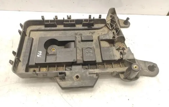 Audi A3 S3 A3 Sportback 8P Battery tray 1K0915333B