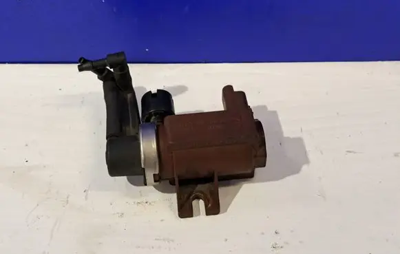 Volvo V50 Turbo solenoid valve 31216025