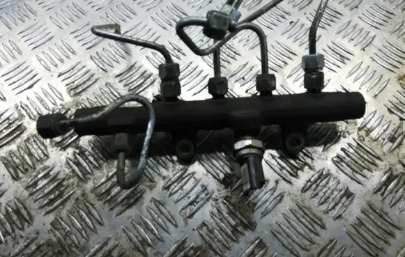 Nissan Qashqai Fuel main line pipe A2C20001221 8200397346