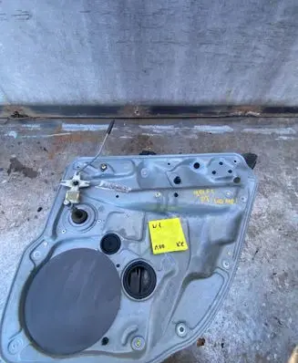 Volkswagen Golf IV Rear door manual window regulator 