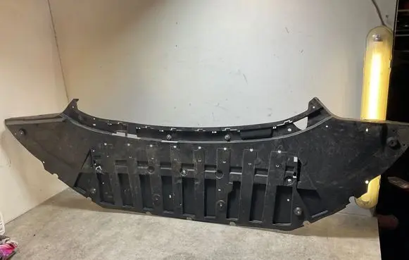 Front bumper skid plate/under tray