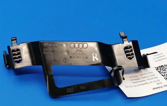 Audi A3 S3 8V Seat belt trim 8V5867192