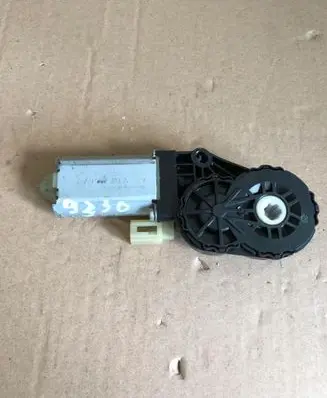Citroen DS7 Crossback Seat adjustment motor 0390207071