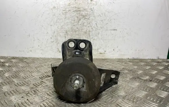 KIA Sorento Engine mount bracket 21810C5200