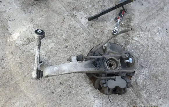 Mercedes-Benz ML W166 Front wheel hub 16609