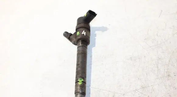 Volvo XC70 Fuel injector 30777526 0445110298