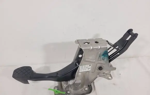Volkswagen Golf V Brake pedal 1K1721057L