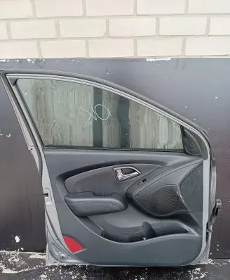 Hyundai ix35 Front door