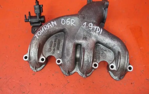 Volkswagen Touran I Intake manifold 03G129713K
