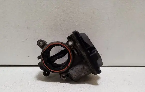 Audi Q3 8U Throttle valve 03L128063R A2C31762900