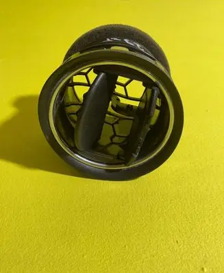 Ford Galaxy Quarter panel pressure vent 138KM