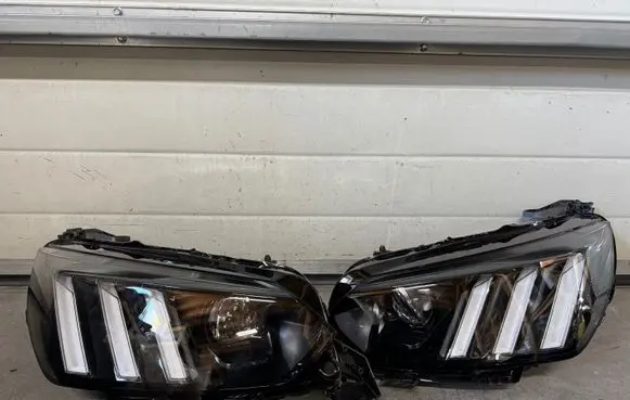 Peugeot 2008 II Headlights/headlamps set 9841641980 1682772680