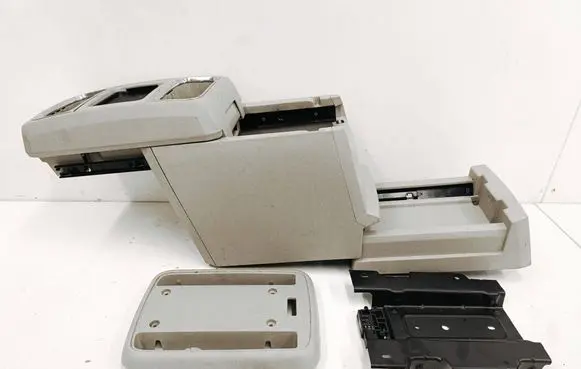 Chrysler Town & Country V Armrest 1SP20BD1AA 7304580 2120237