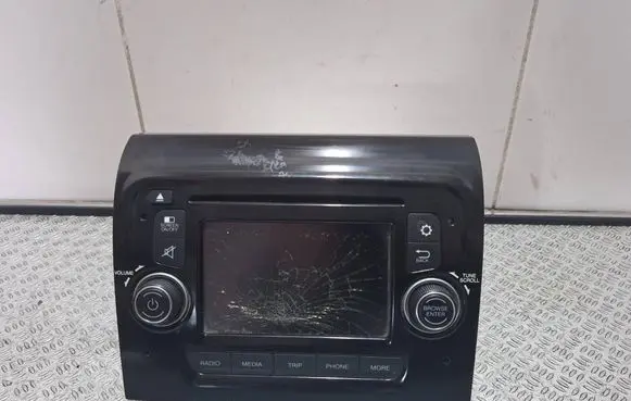Peugeot Boxer Radio/CD/DVD/GPS head unit 07355857910