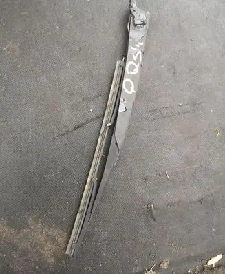 Nissan Qashqai Rear wiper blade arm