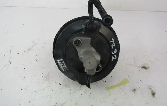 Audi A4 S4 B7 8E 8H Brake booster 