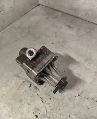 BMW 5 E34 Power steering pump 1133386 2856321 7681955168