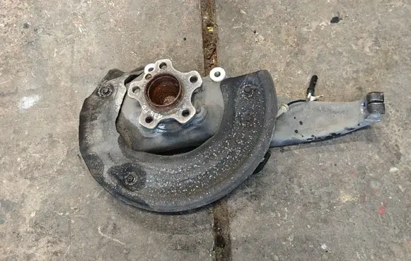 BMW 5 G30 G31 Front wheel hub 688438201 100299003 6884382