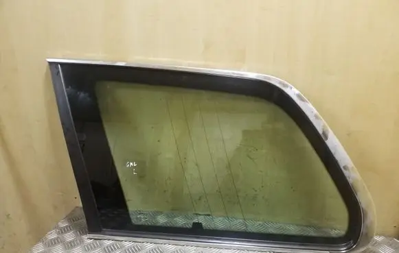 Volvo XC90 Rear side window