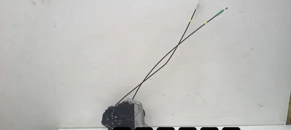Toyota Auris 150 Front door lock 