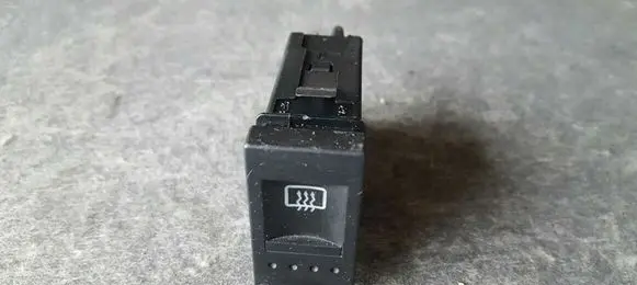 Volkswagen Polo III 6N 6N2 6NF Windscreen/window heater switch 6B0919211A