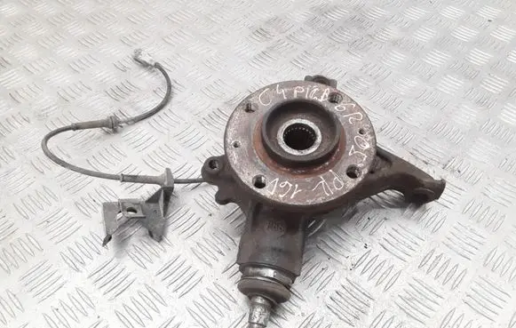 Citroen C4 I Picasso Front wheel hub