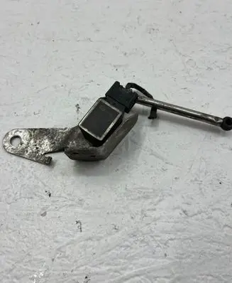 BMW 5 E60 E61 Headlight/headlamp level sensor 6778809