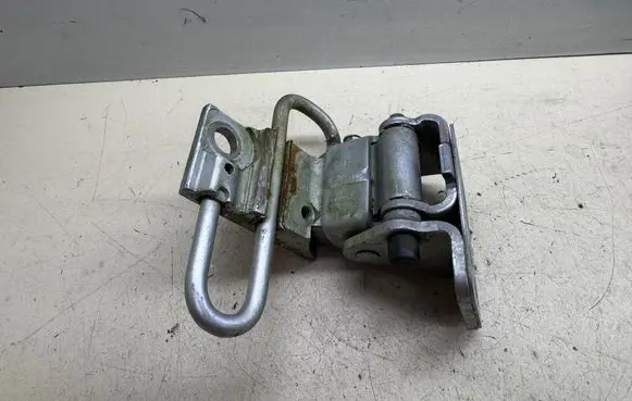 Audi A6 S6 C6 4F Front door lower hinge 8E0831412B 8E0831412