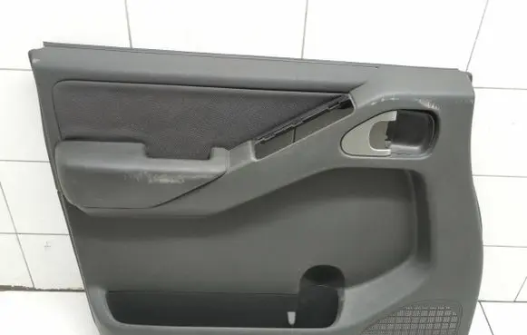 Nissan Pathfinder R51 Front door card panel trim 80901EB372