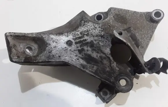 BMW 1 E81 E87 Engine mounting bracket 59280110