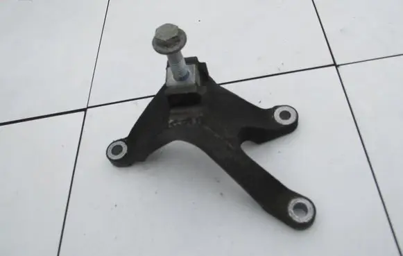 Ford Transit Gearbox mounting bracket 3M517M125