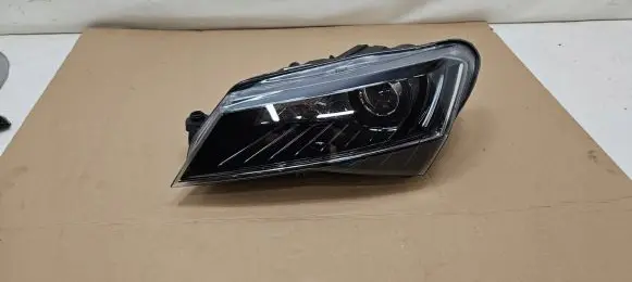 Skoda Superb B8 (3V) Headlight/headlamp 3V1941015B