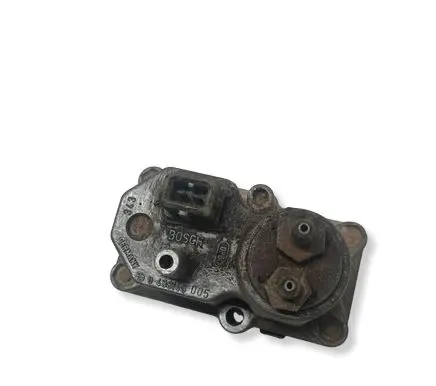 BMW 3 E30 Fuel pressure regulator 0438140005