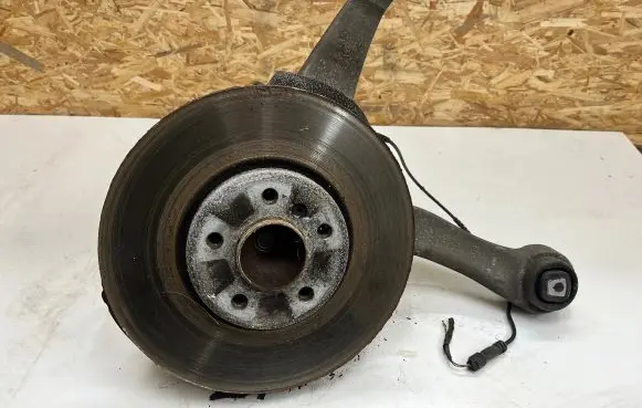 BMW 5 GT F07 Front wheel hub