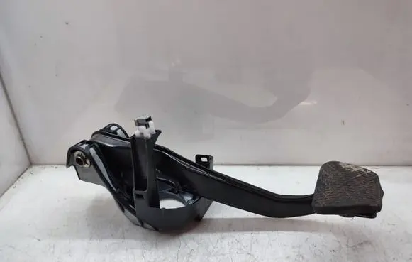 Mercedes-Benz C W204 Brake pedal A2042902001