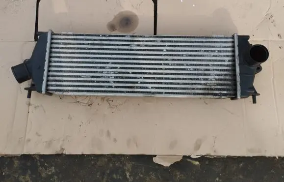Opel Vivaro Intercooler radiator 988650B