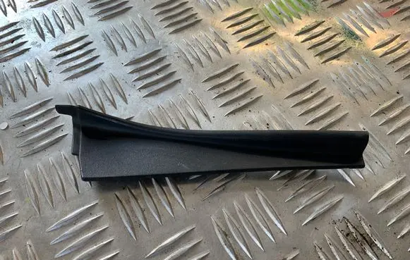 Nissan Qashqai Wiper trim 66895JD00A