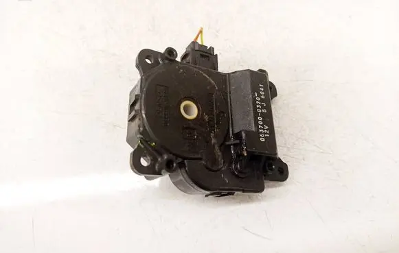 Toyota RAV 4 (XA30) Air flap motor/actuator 0637008320