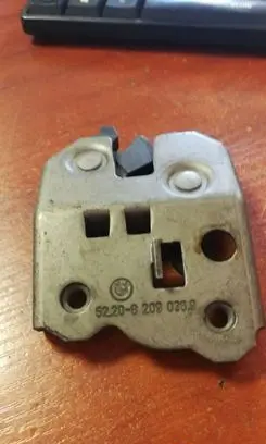 BMW 3 E46 Seat back rest lock catch 8209036