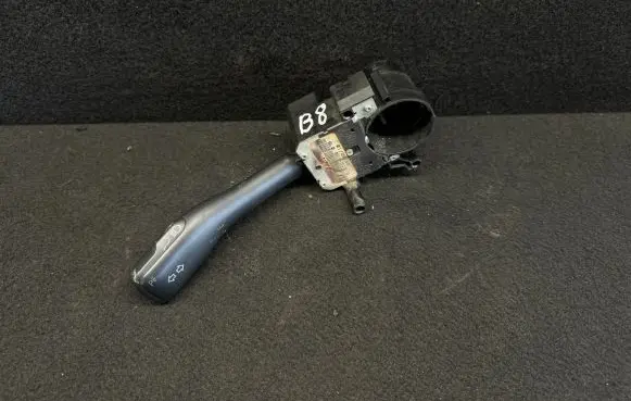 Volkswagen Golf IV Indicator stalk 8L0953513G