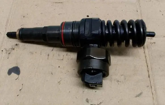 Audi A4 S4 B6 8E 8H Fuel injector 038130073F 0414720007