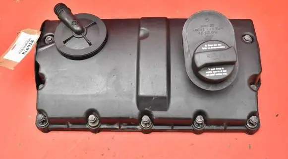 Ford Galaxy Rocker cam cover 038103475Q