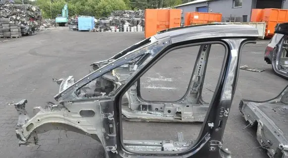 Opel Zafira C Side car body part 