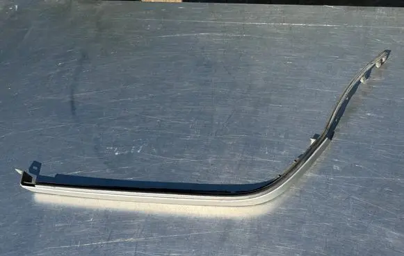 Mercedes-Benz C W202 Under headlight/headlamp trim 2028260677 2028260877