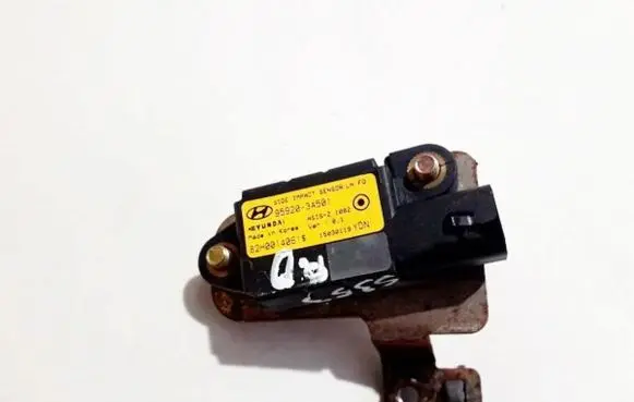 Hyundai Trajet Airbag deployment crash/impact sensor 959203a501 82h0014061