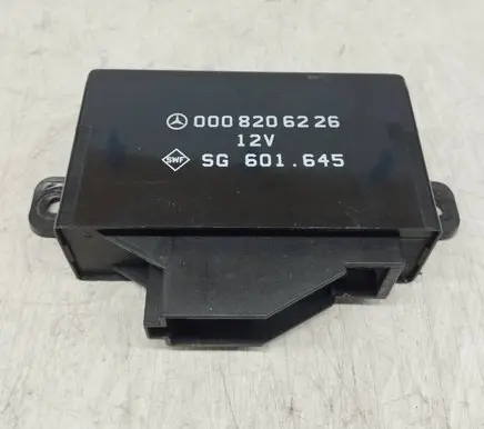 Mercedes-Benz S W126 Seat heating relay 0008206226 A0008206226 601.645