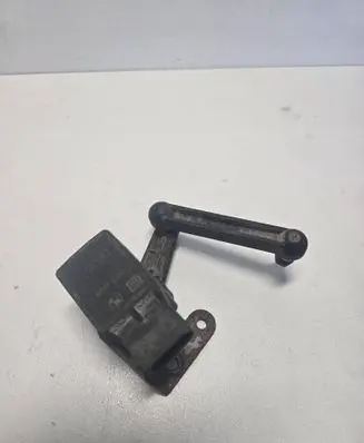 Headlight/headlamp level sensor