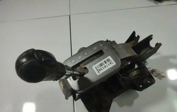 Nissan Pathfinder R51 Gear shifter/selector