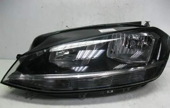 Volkswagen Golf VII Headlight/headlamp